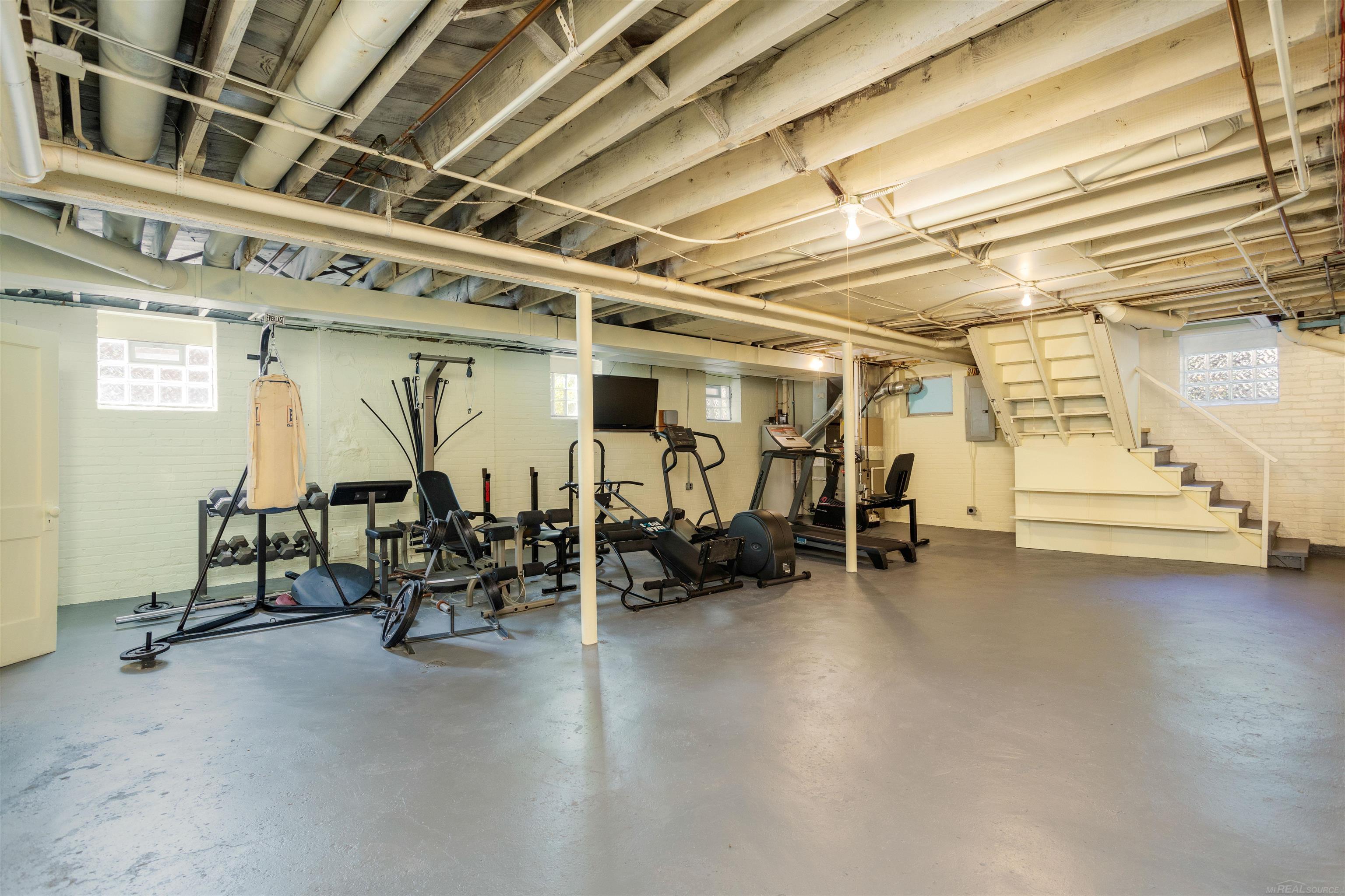 1427 Yorkshire Road Grosse Pointe, MI 48230 - Photo 42 of 68 50144126-1087c1be-6ac7-4488-ac51-ea11163eef9f.JPG