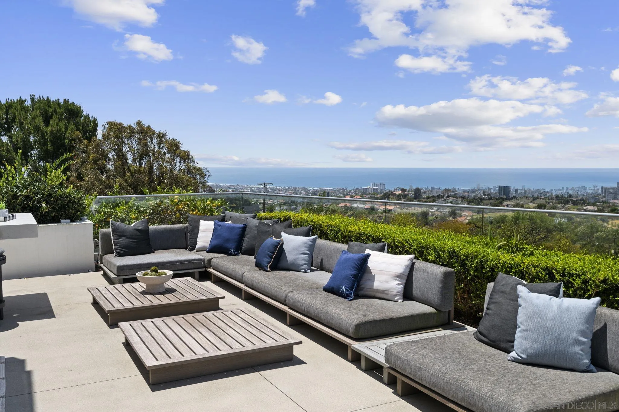 5594 Soledad Road La Jolla, CA 92037 - Photo 3 of 33