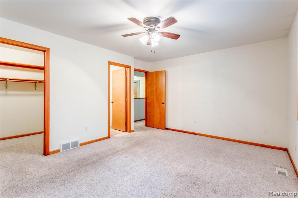 7266 Lakeshore Road Lakeport, MI 48059 - Photo 23 of 36