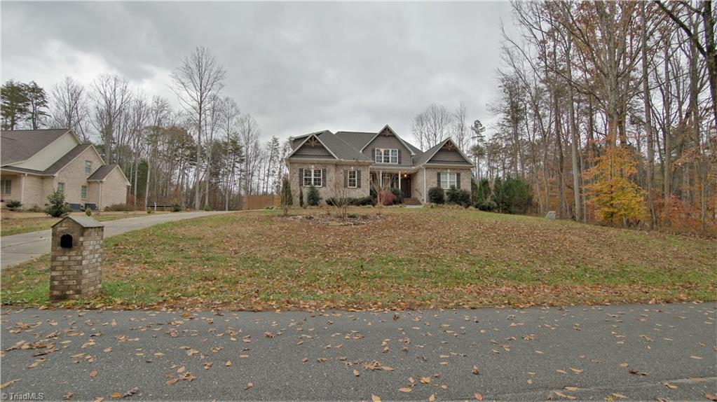 5416 Rambling Road Greensboro, NC 27409 - Photo 2 of 30