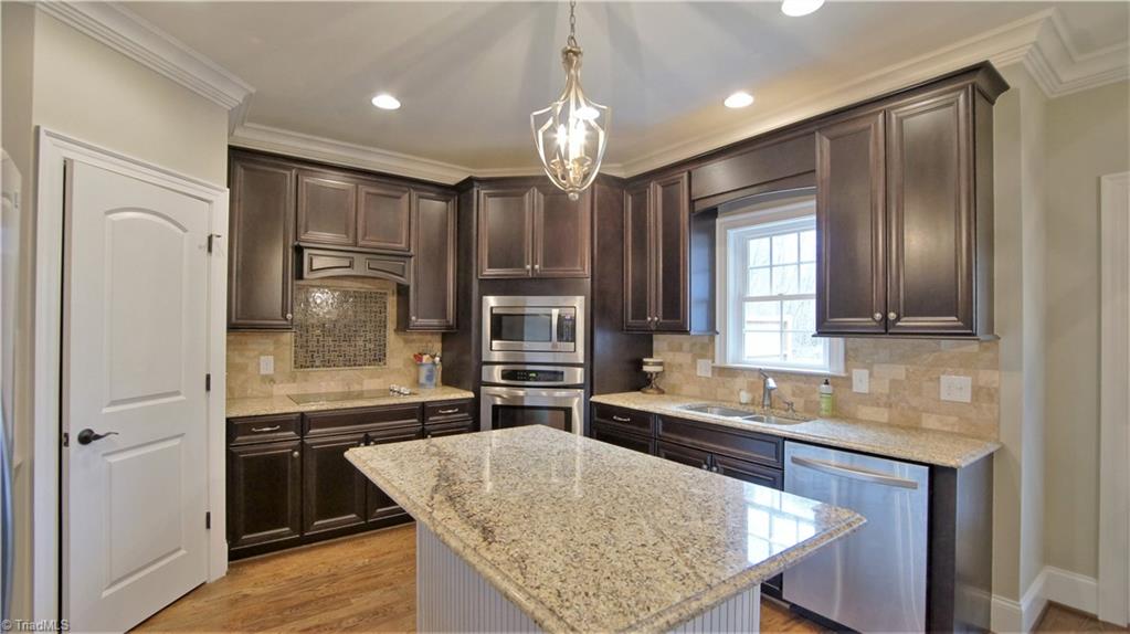 5416 Rambling Road Greensboro, NC 27409 - Photo 13 of 30