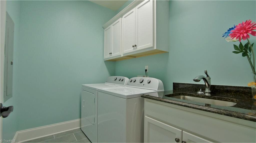 5416 Rambling Road Greensboro, NC 27409 - Photo 16 of 30