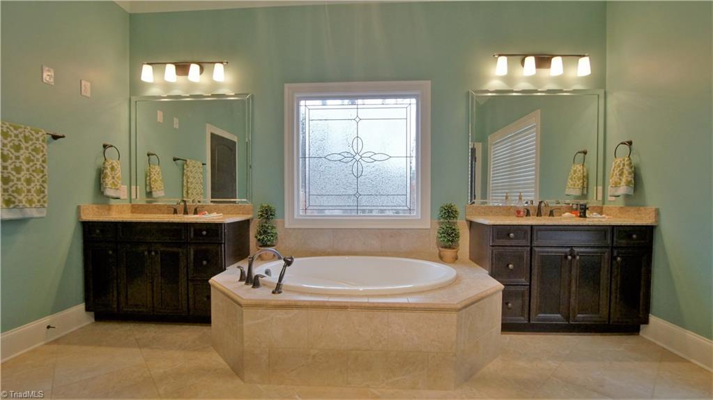 5416 Rambling Road Greensboro, NC 27409 - Photo 19 of 30