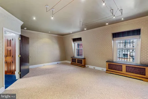 $2,899,000 | 2013 Delancey Place, Philadelphia, PA 19103