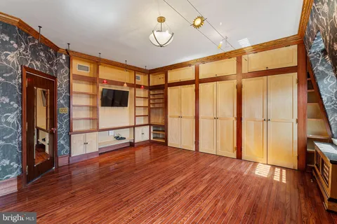$2,899,000 | 2013 Delancey Place, Philadelphia, PA 19103