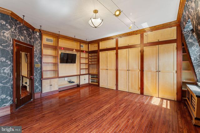 $2,899,000 | 2013 Delancey Place, Philadelphia, PA 19103