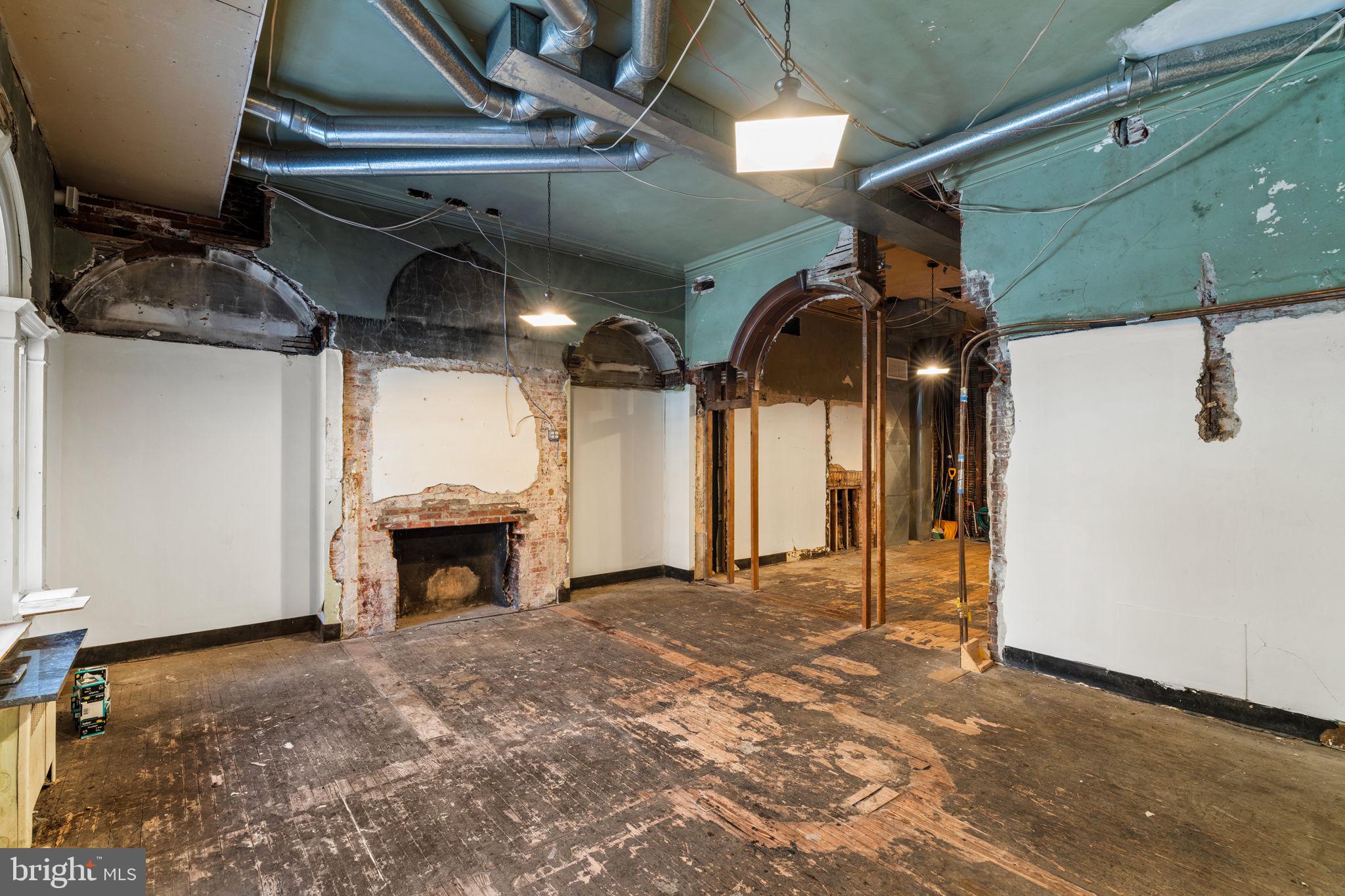 2013 Delancey Place Philadelphia, PA 19103 - Photo 73 of 79 a view of empty room with a fireplace
