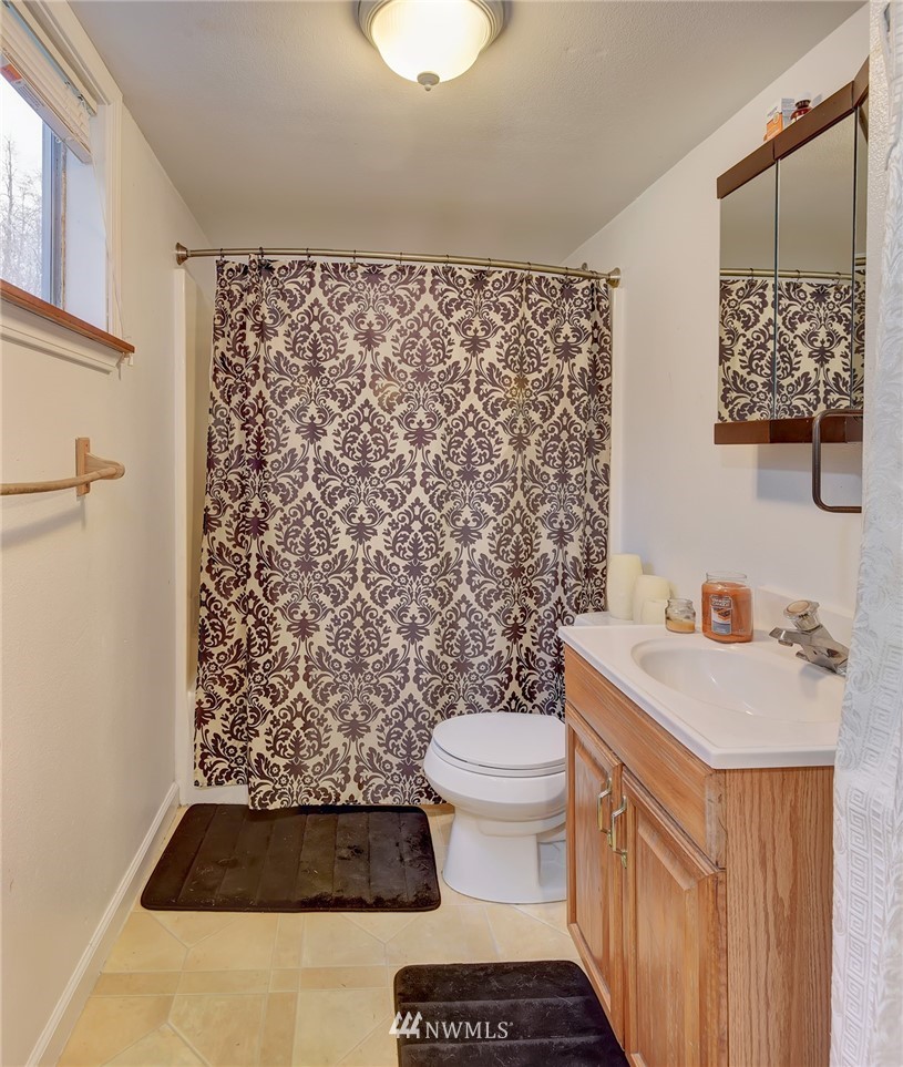 6020 Sidney Road Southwest Port Orchard, WA 98367 - Photo 15 of 22 Gallery Image 15