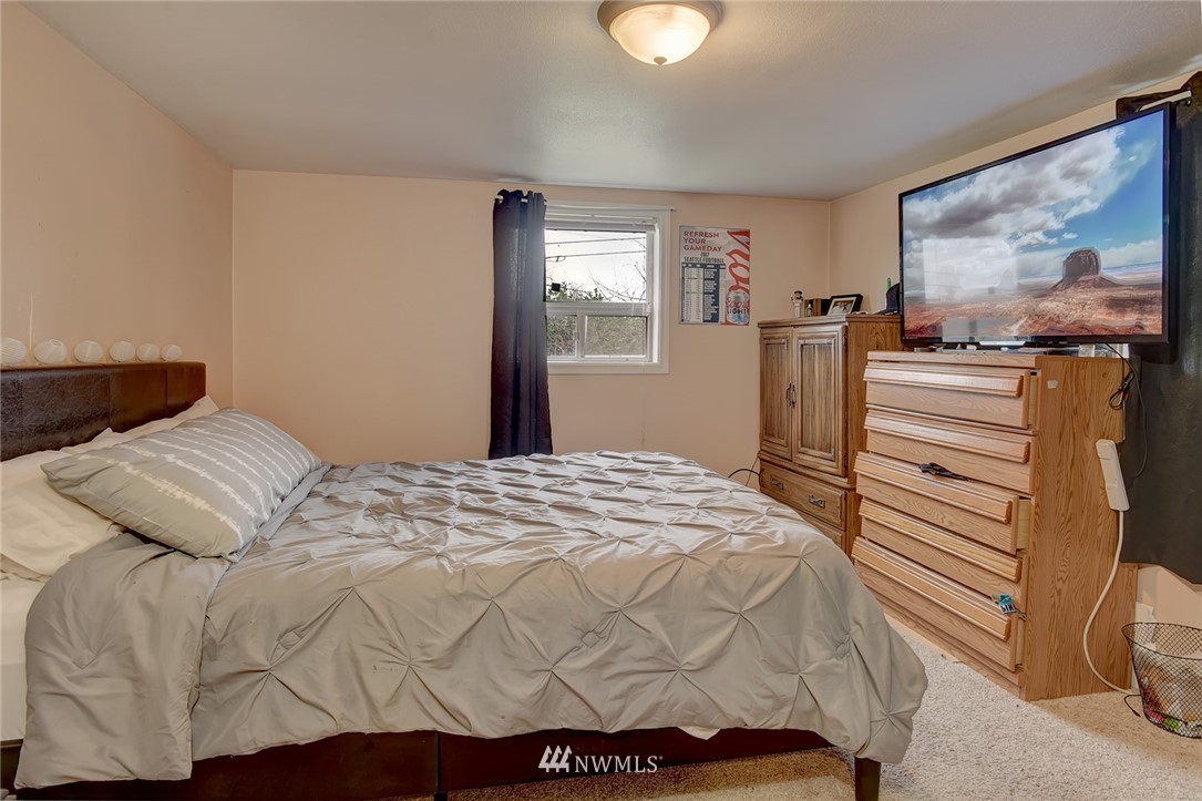 6020 Sidney Road Southwest Port Orchard, WA 98367 - Photo 18 of 22 Gallery Image 18