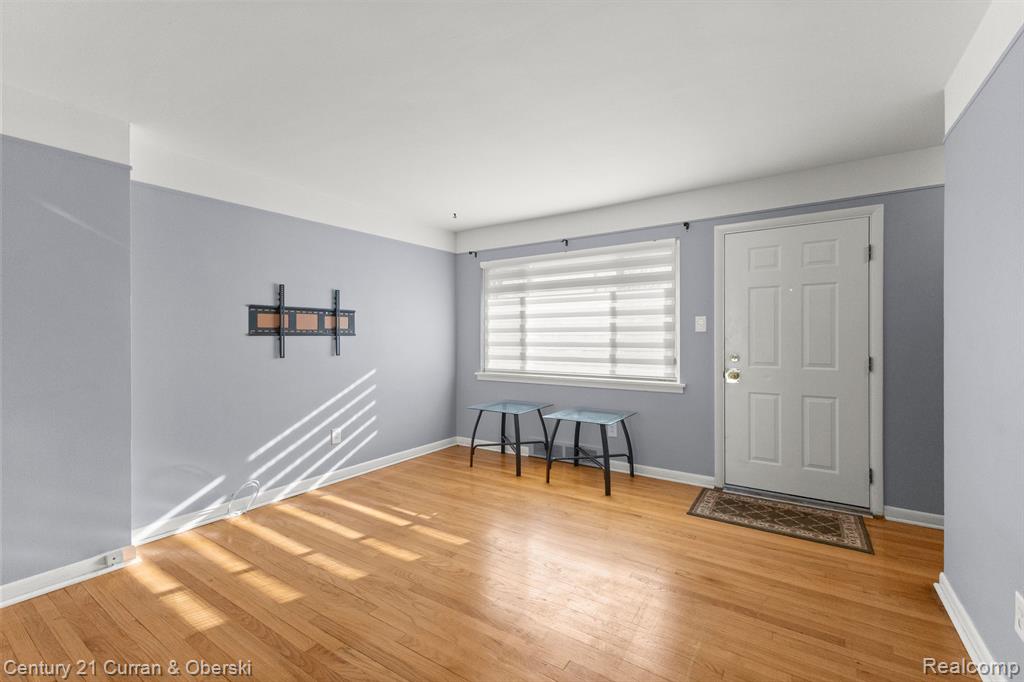 10029 Middlebelt Road Livonia, MI 48150 - Photo 7 of 37