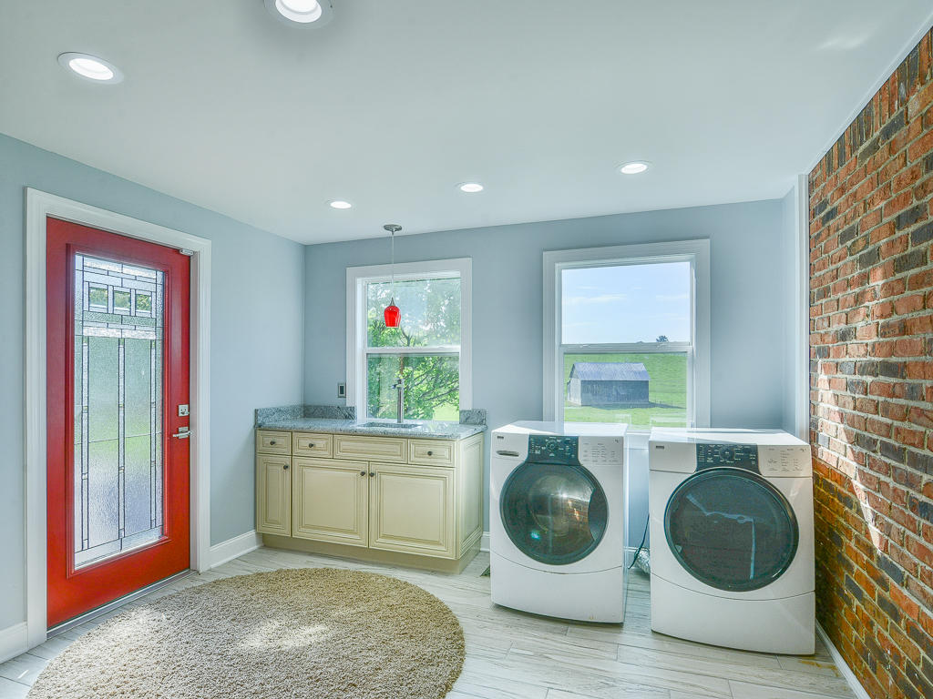 642 Boones Station Road Gray, TN 37615 - Photo 17 of 44 642 Boone laundry room