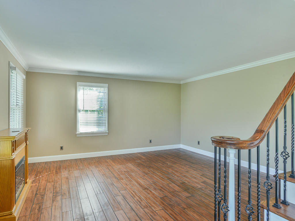 642 Boones Station Road Gray, TN 37615 - Photo 33 of 44 642 Boone living room 1