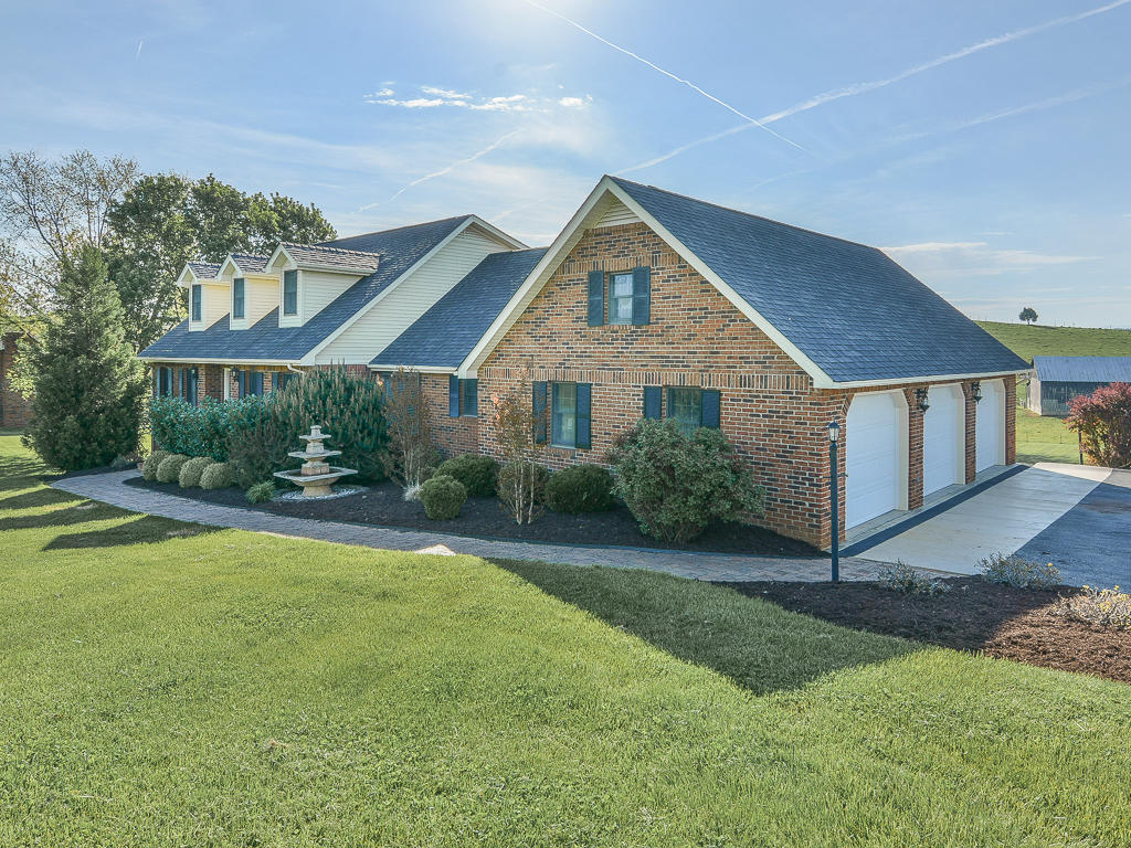 642 Boones Station Road Gray, TN 37615 - Photo 4 of 44 642 Boone front right