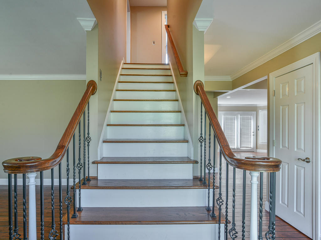 642 Boones Station Road Gray, TN 37615 - Photo 5 of 44 642 Boone stairway