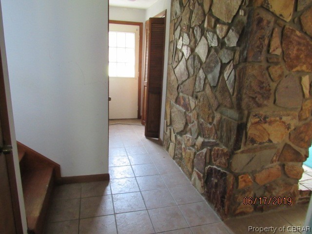 8374 Oyster Cove Road Hayes, VA 23072 - Photo 10 of 25 Gallery Image 10