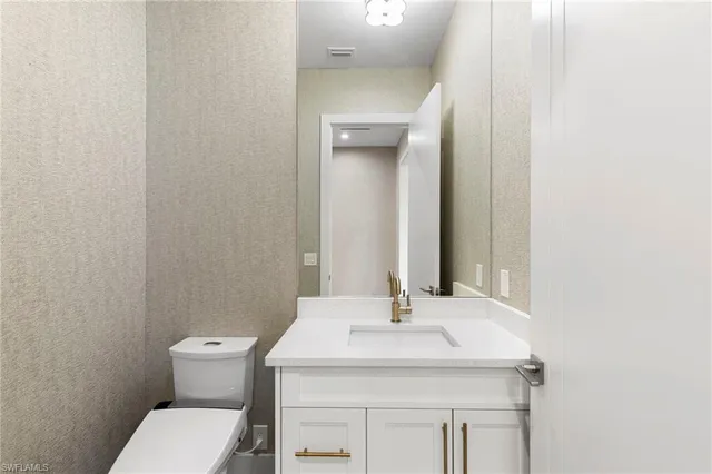 $3,050,000 | 1086 Michigan Avenue, Naples, FL 34103