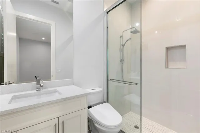 $3,050,000 | 1086 Michigan Avenue, Naples, FL 34103