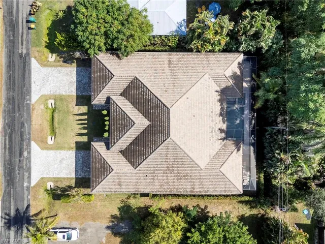 $3,050,000 | 1086 Michigan Avenue, Naples, FL 34103