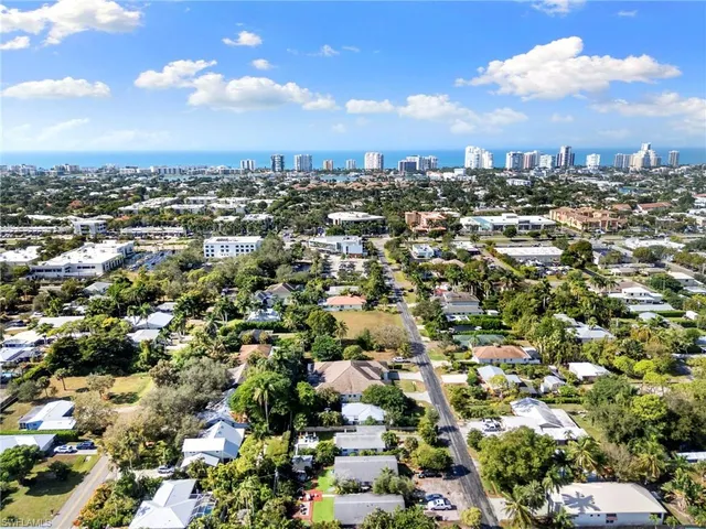 $3,050,000 | 1086 Michigan Avenue, Naples, FL 34103