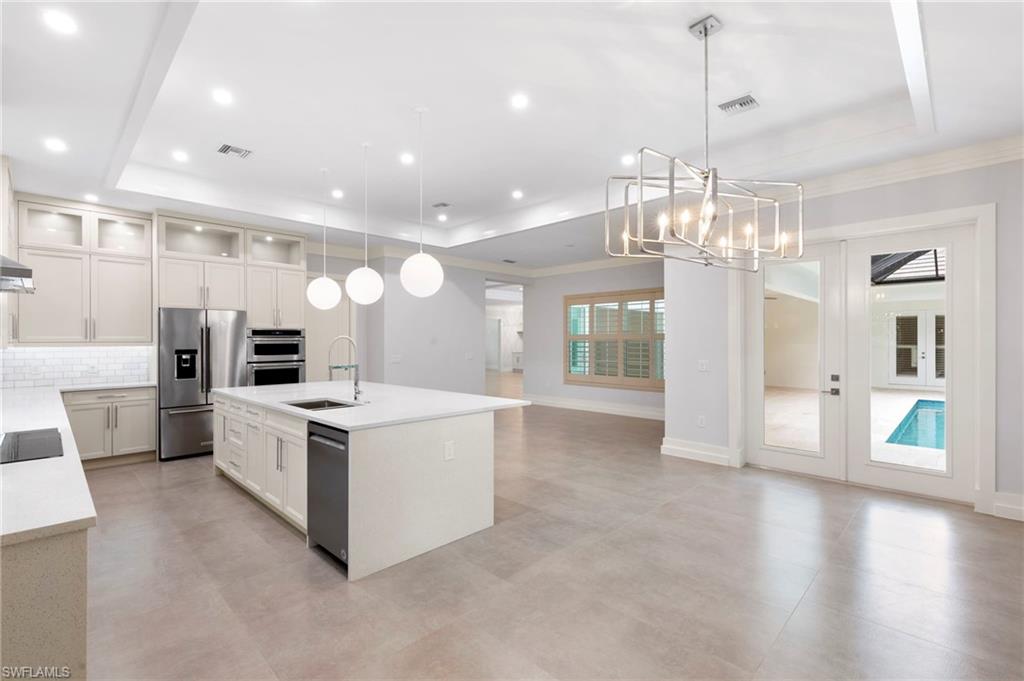 1086 Michigan Avenue Naples, FL 34103 - Photo 9 of 42