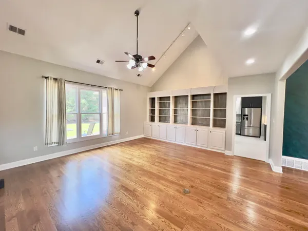 $3,350 | 1155 River Oak View Drive, Memphis, TN 38120