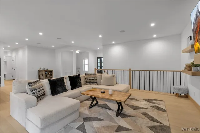 $850,000 | 809 Casey Road, Amherst, NY 14051