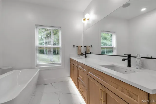 $850,000 | 809 Casey Road, Amherst, NY 14051