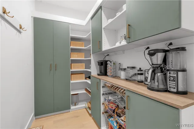 $850,000 | 809 Casey Road, Amherst, NY 14051