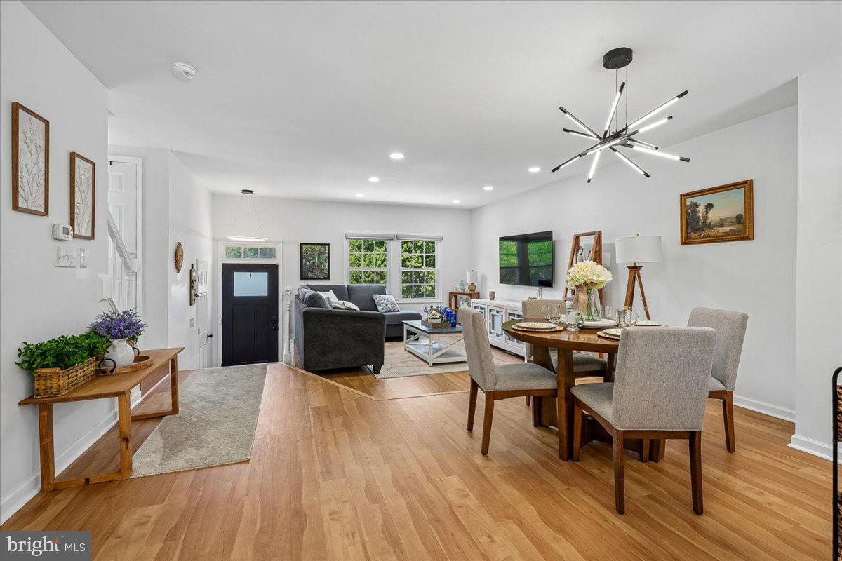 100 Rugby Fredericksburg, VA 22406 - Photo 20 of 41 Bright and inviting open space.