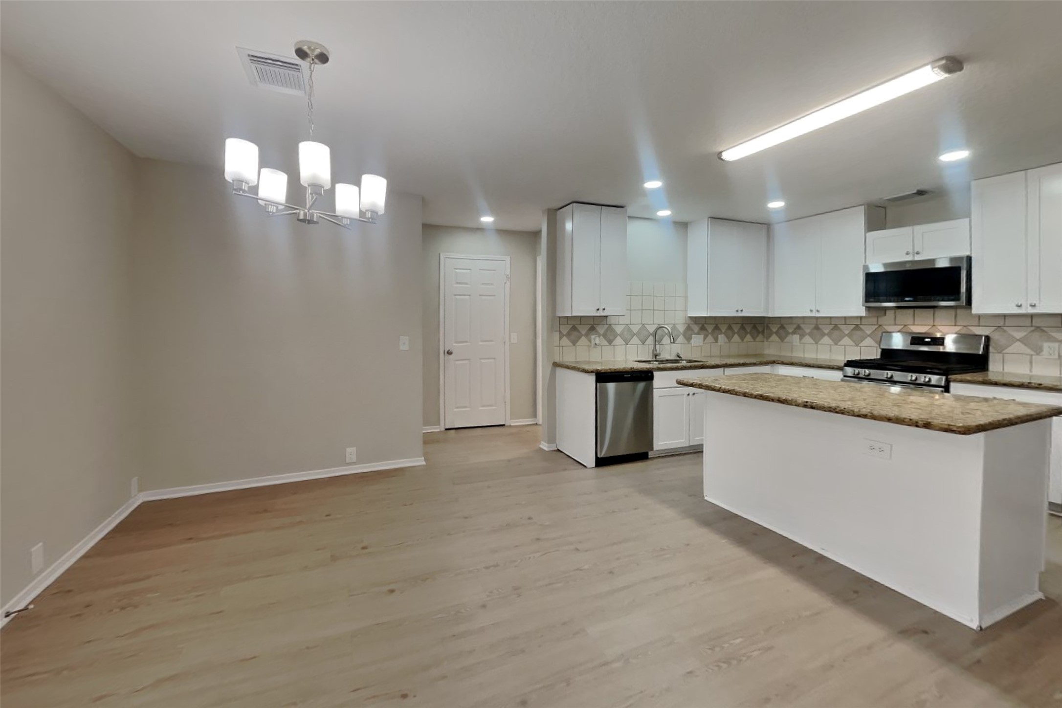 13510 Naples Bridge Road Sugar Land, TX 77498 - Photo 6 of 22 Gallery Image 6