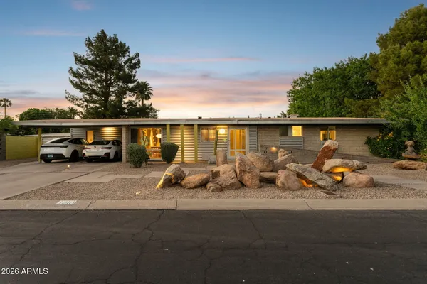 $899,900 | 1318 West Glenn Drive, Phoenix, AZ 85021