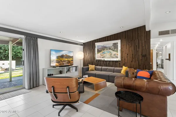 $899,900 | 1318 West Glenn Drive, Phoenix, AZ 85021