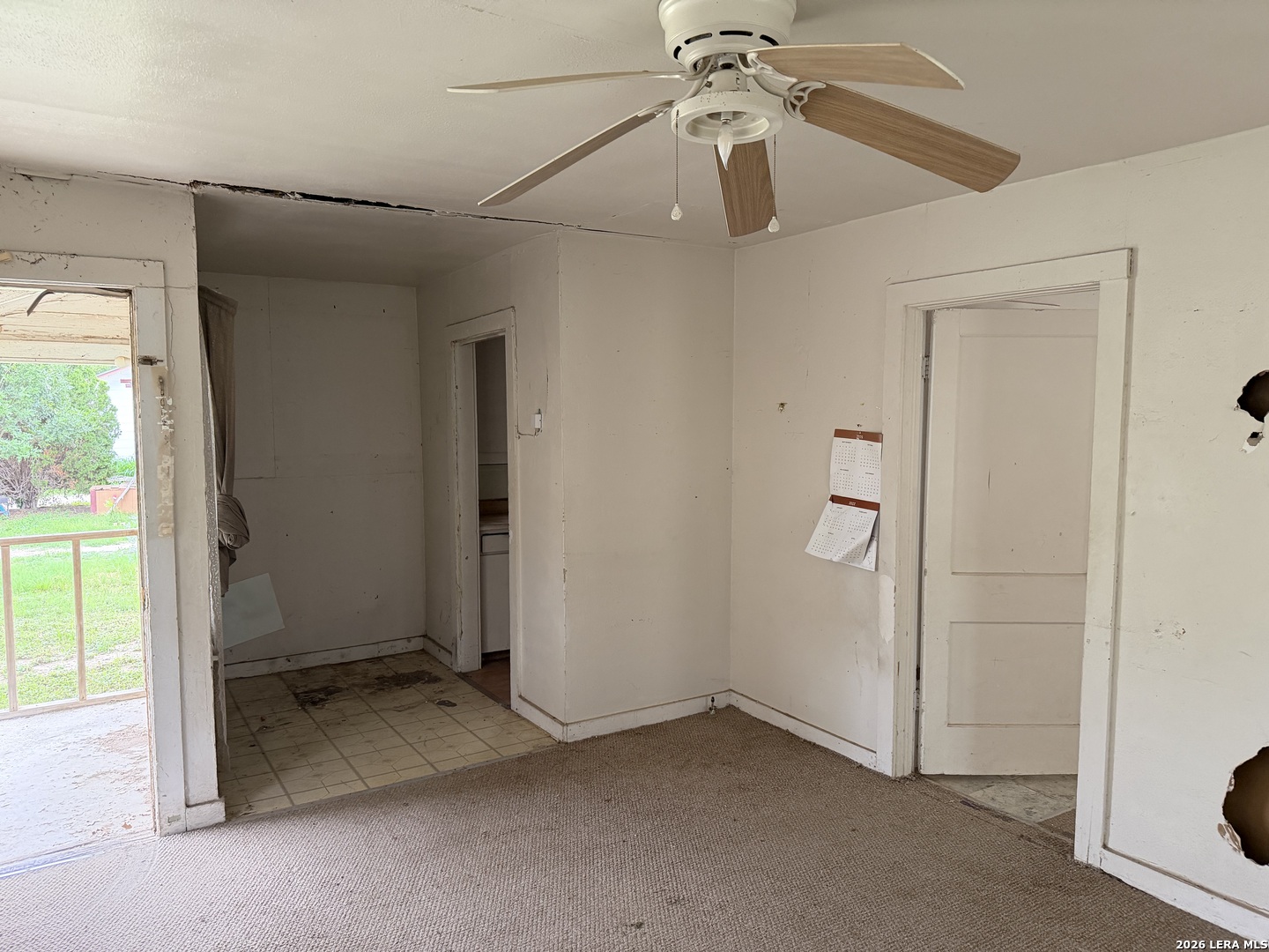 600 Crouch Avenue Devine, TX 78016 - Photo 5 of 12