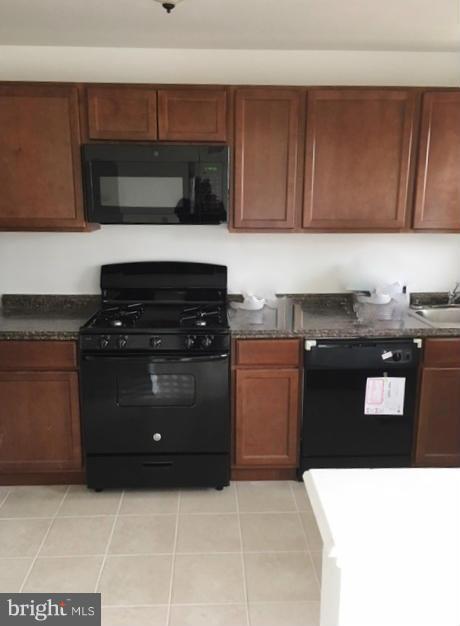 2126 Corbin Road Baltimore, MD 21214 - Photo 3 of 13 Kitchen