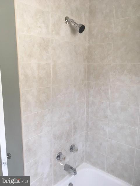 2126 Corbin Road Baltimore, MD 21214 - Photo 9 of 13 Bath