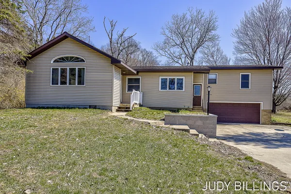 $369,000 | 1501 68th Street, Fennville, MI 49408