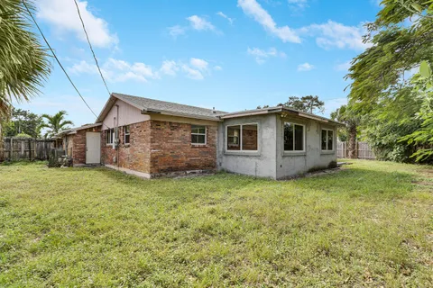 $450,000 | 935 Orange Drive, Lake Park, FL 33403