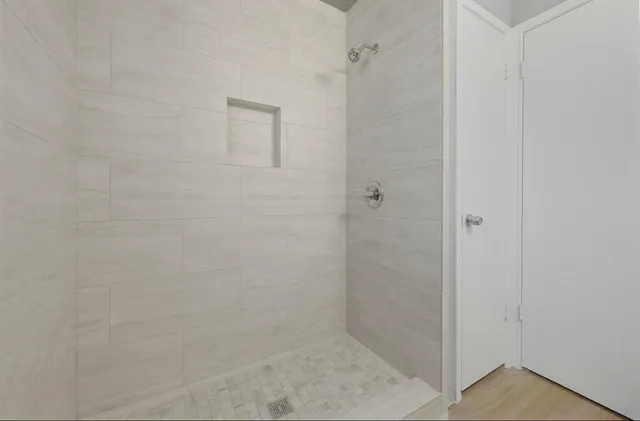 $2,000 | 18767 Glen Briar Lane, Houston, TX 77084