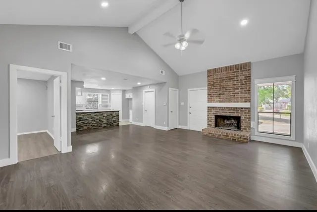 $2,000 | 18767 Glen Briar Lane, Houston, TX 77084