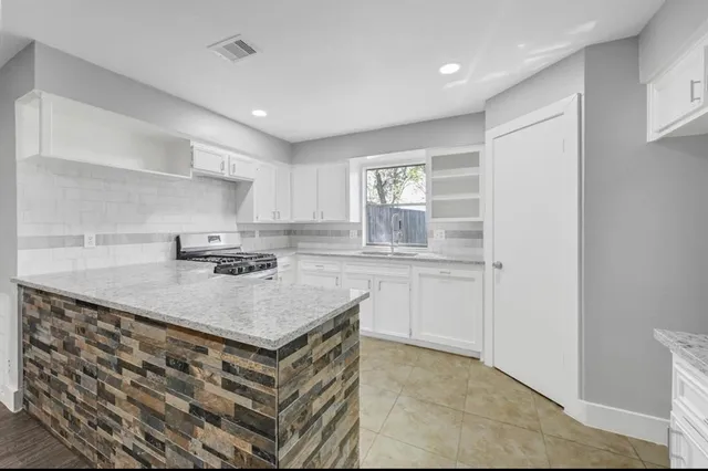 $2,000 | 18767 Glen Briar Lane, Houston, TX 77084