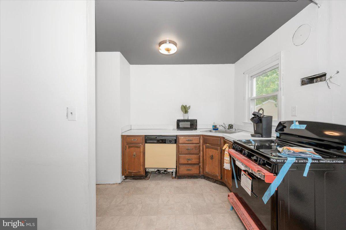 9813 Braddock Road Silver Spring, MD 20903 - Photo 12 of 48