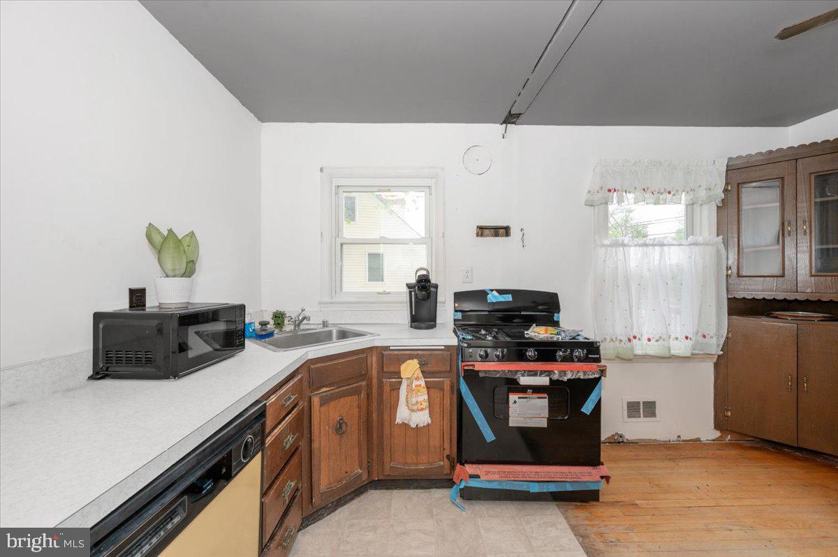 9813 Braddock Road Silver Spring, MD 20903 - Photo 13 of 48
