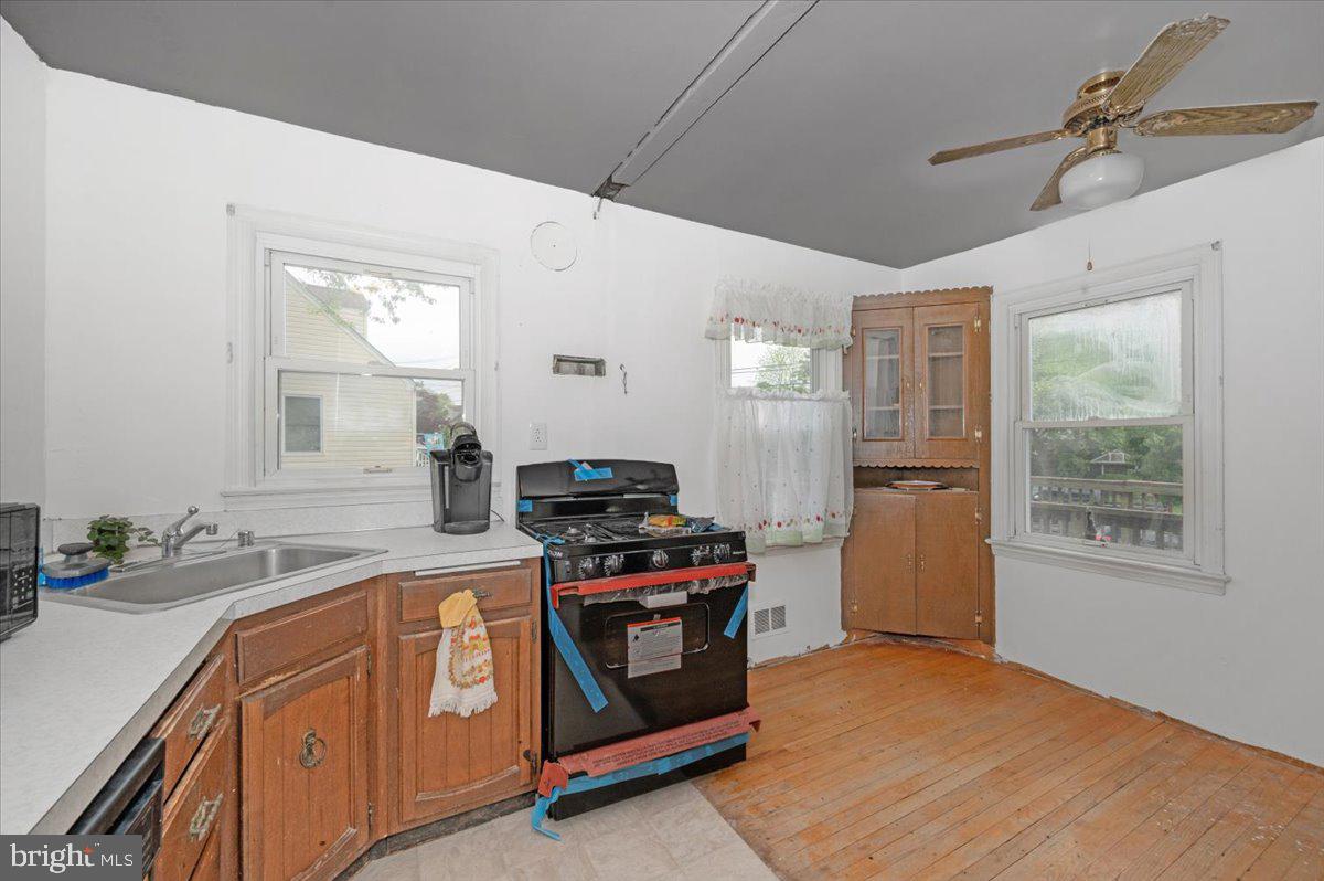 9813 Braddock Road Silver Spring, MD 20903 - Photo 14 of 48