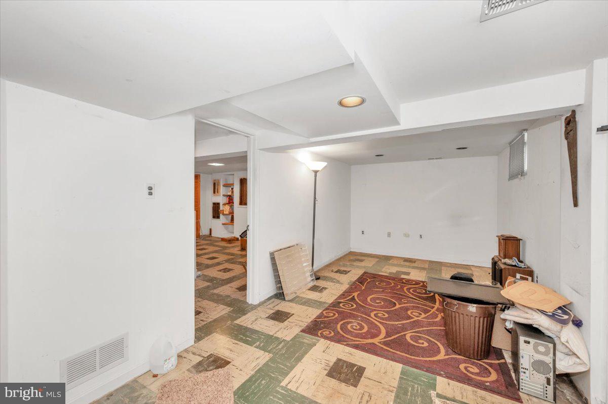 9813 Braddock Road Silver Spring, MD 20903 - Photo 34 of 48