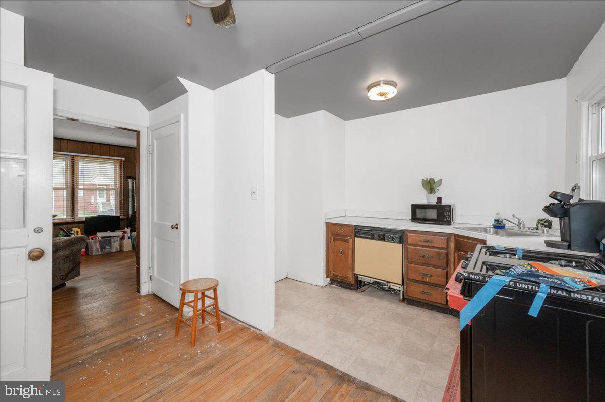 9813 Braddock Road Silver Spring, MD 20903 - Photo 9 of 48