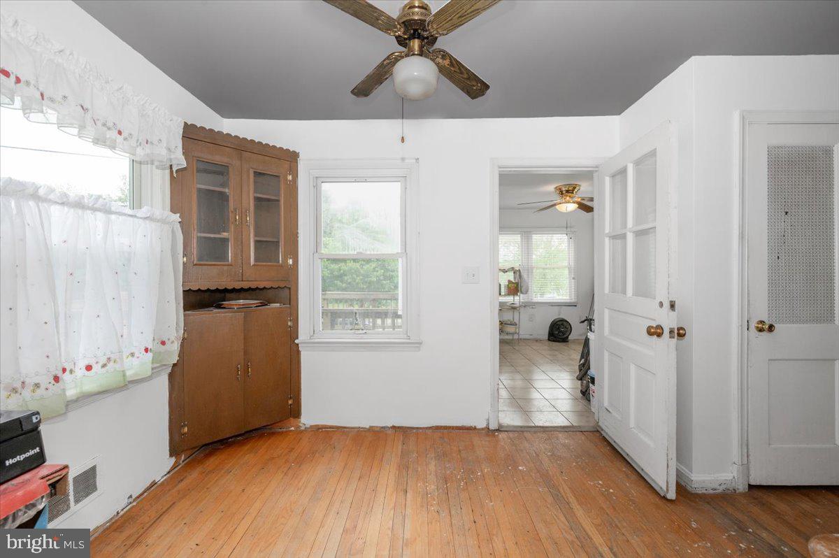 9813 Braddock Road Silver Spring, MD 20903 - Photo 10 of 48