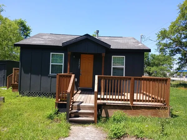 $140,000 | 15521 Highway 6, Santa Fe, TX 77517