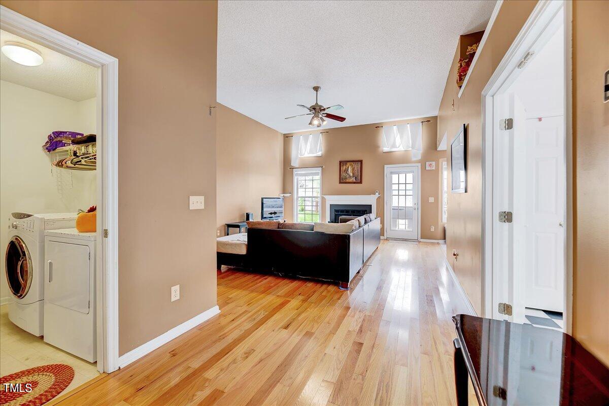 4101 Mantua Way Raleigh, NC 27604 - Photo 7 of 42 Entry
