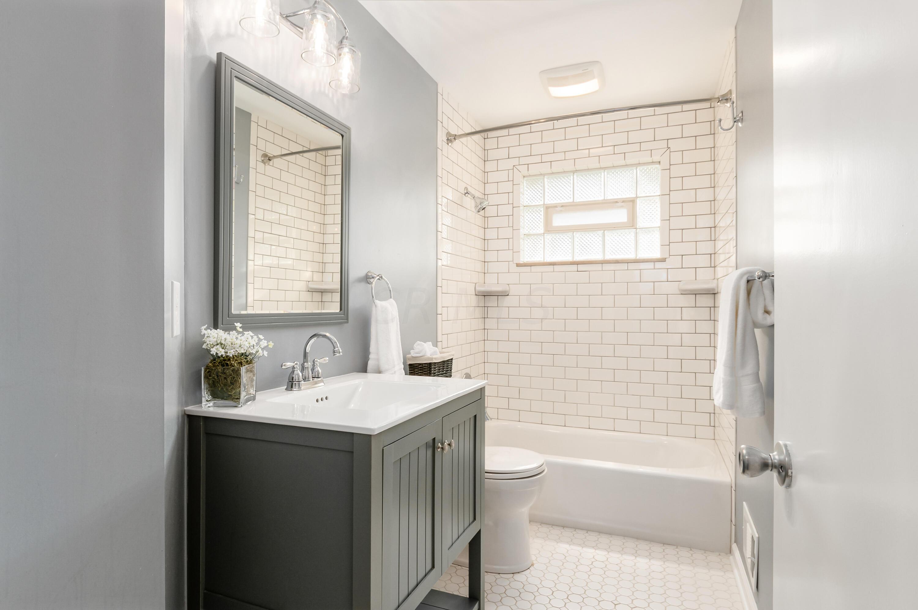 1929 Milden Road Upper Arlington, OH 43221 - Photo 24 of 36 Full Bath