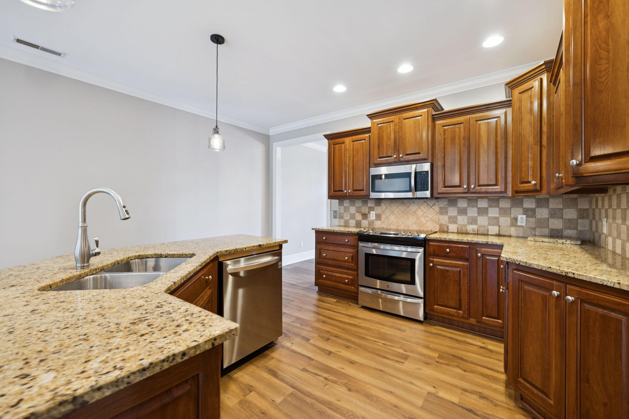 2325 Rivendell Lane Chattanooga, TN 37421 - Photo 13 of 46 11-web-or-mls-2325 Rivendell Ln - 028